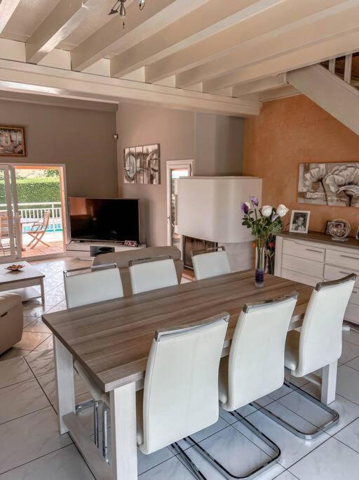Magnifique Maison A Lentilly - Piscine Экстерьер фото
